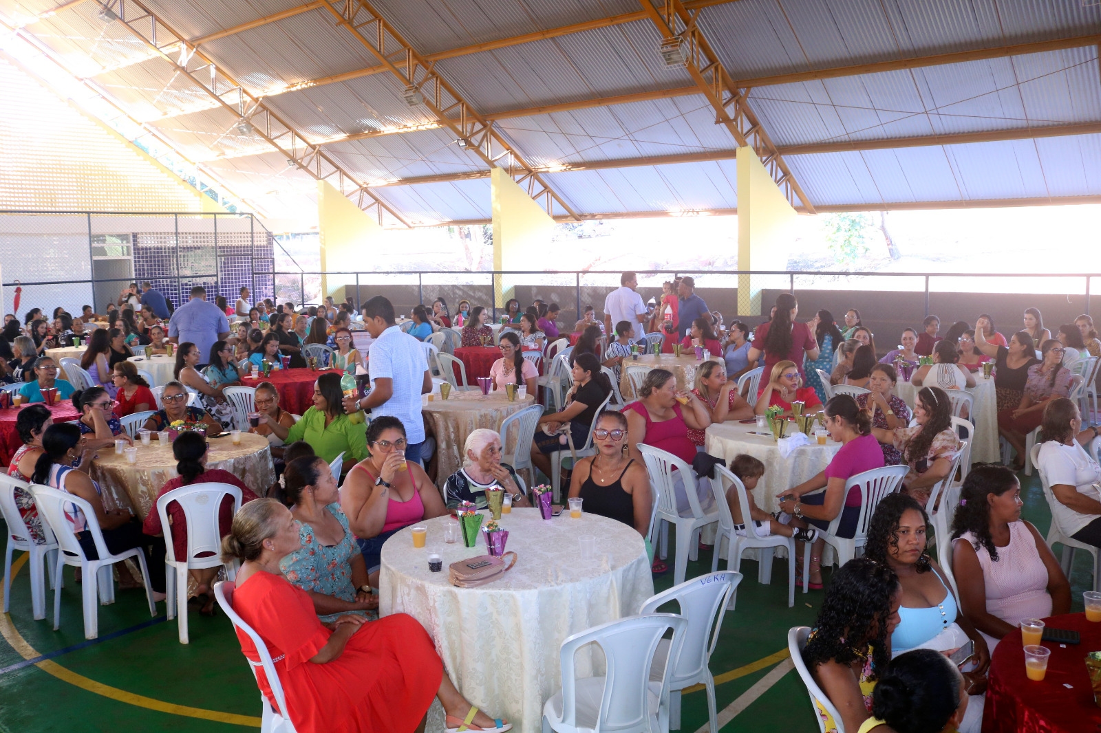 CHÁ DA TARDE COM AS MÃES