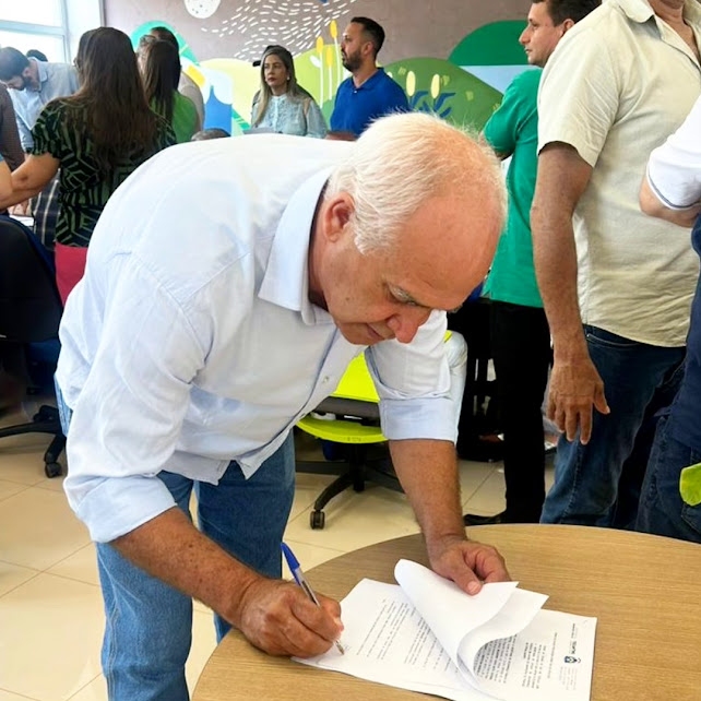 ENTREGA DE UMA CAMINHONETE L200 DESTINADAS AO REFORÇO DA SEGURANÇA FEMININA 