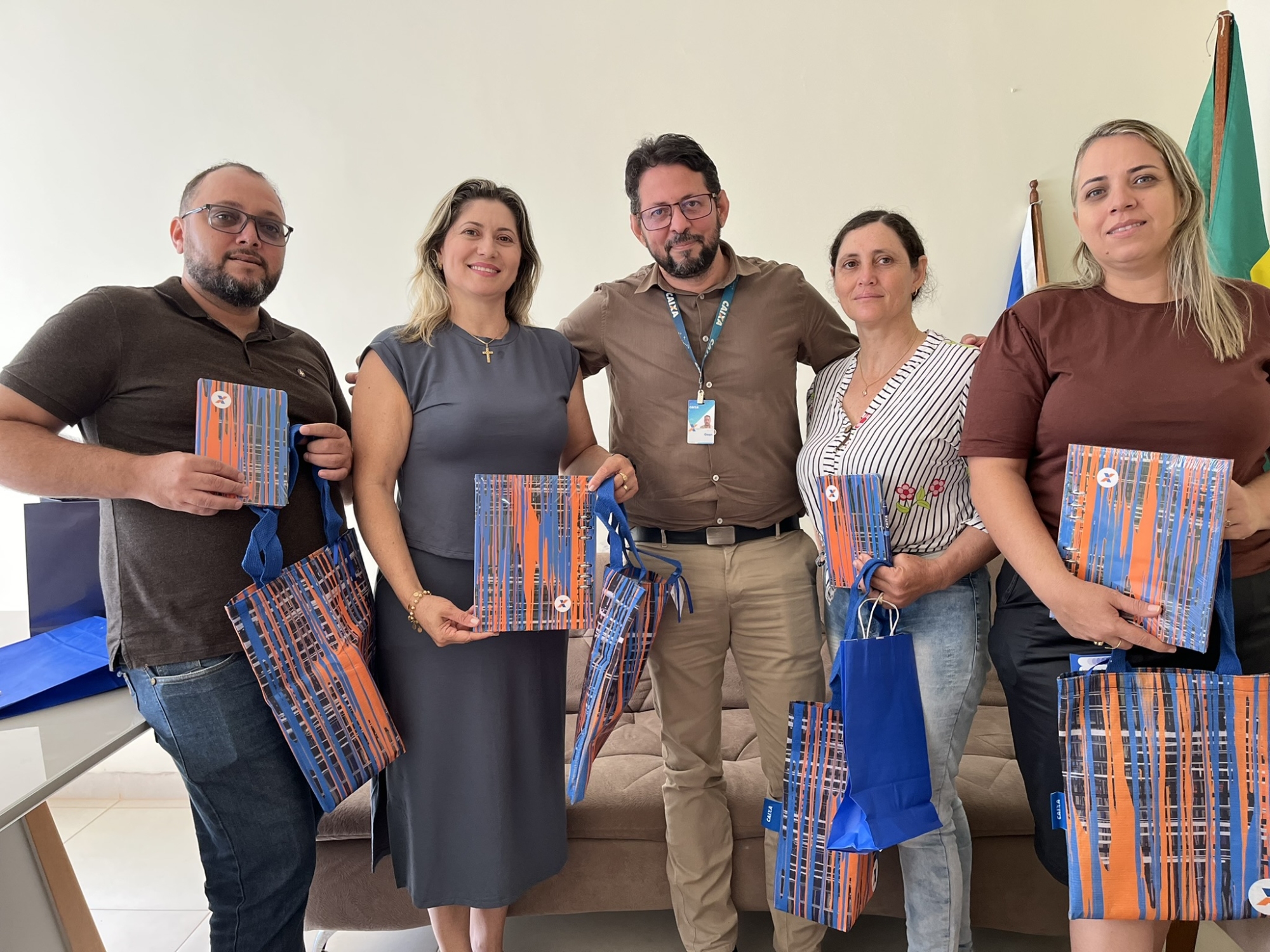Prefeita Kéia Caponi recebe representante da Caixa Econômica Federal de Guaraí 