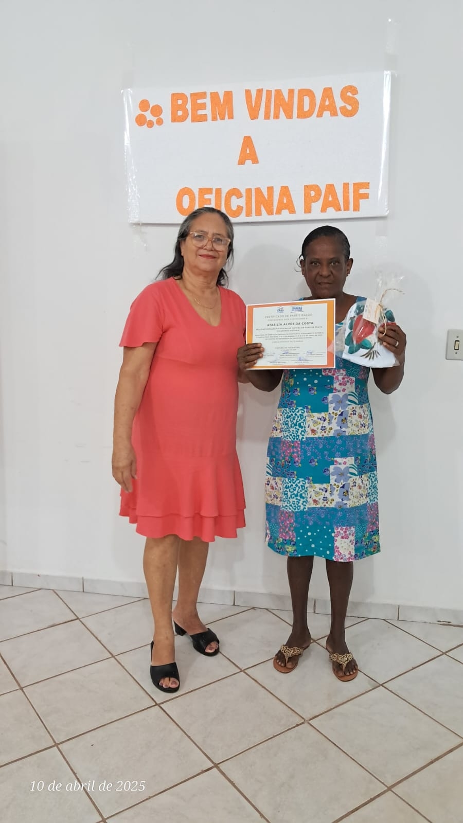 Secretaria Municipal de Assistência Social realiza Entrega de Certificados da Oficina de Pintura em Pano de Prato “Colorindo História”