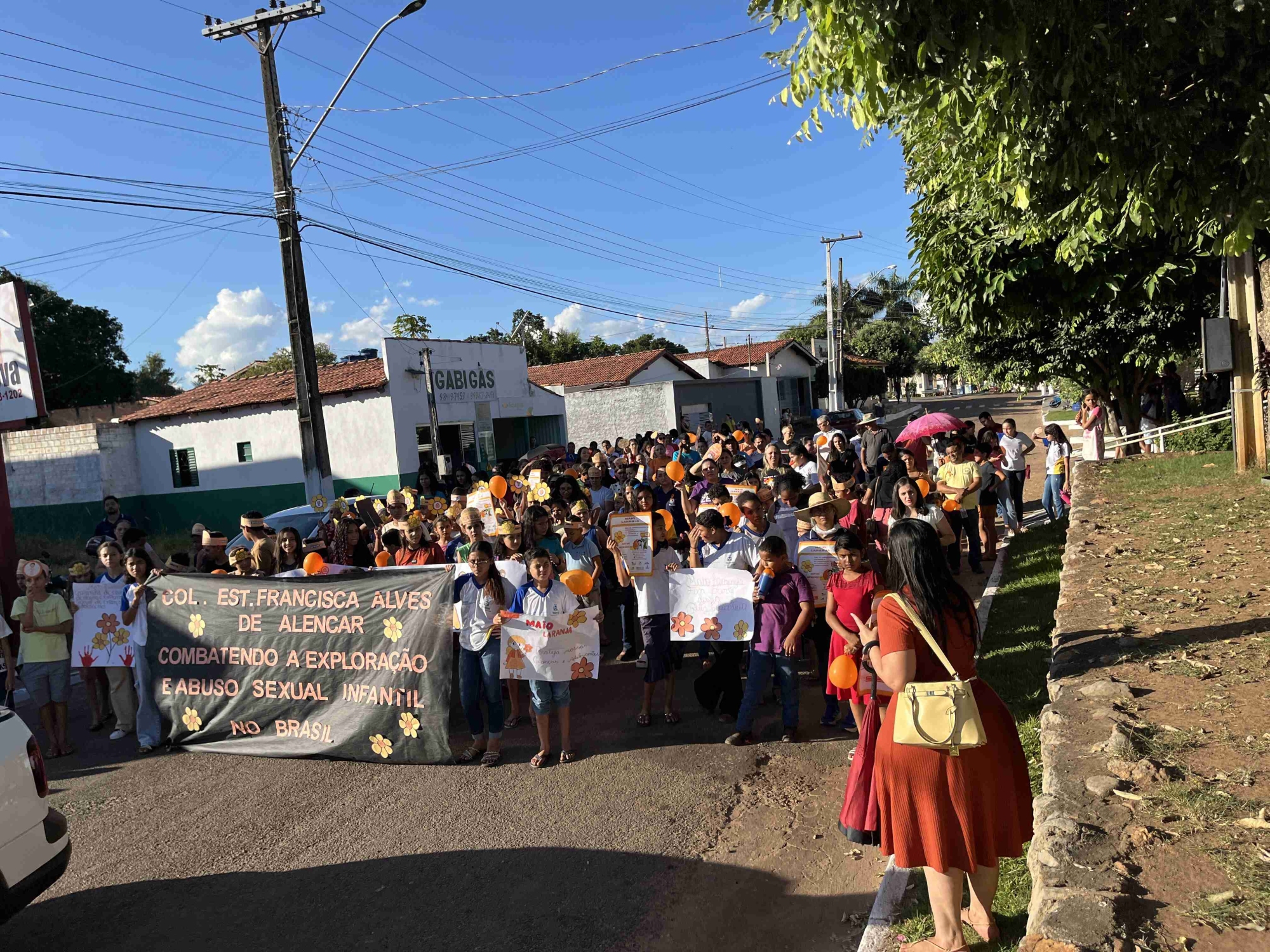 Município promove Caminhada pelo Combate ao Abuso e à Exploração Sexual contra Crianças e Adolescentes
