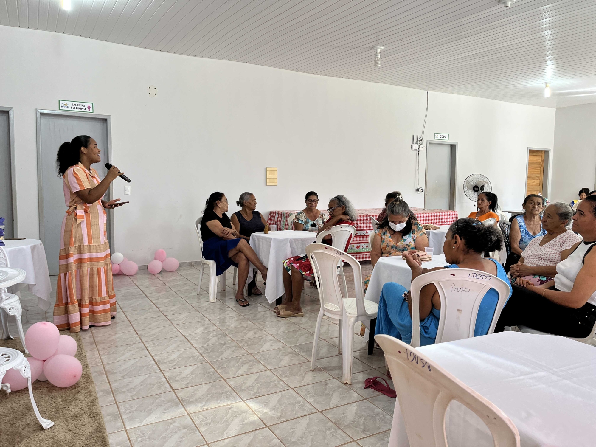 Secretaria Municipal de Assistência Social celebra Dia das Mães no Centro deConvivência do Idoso