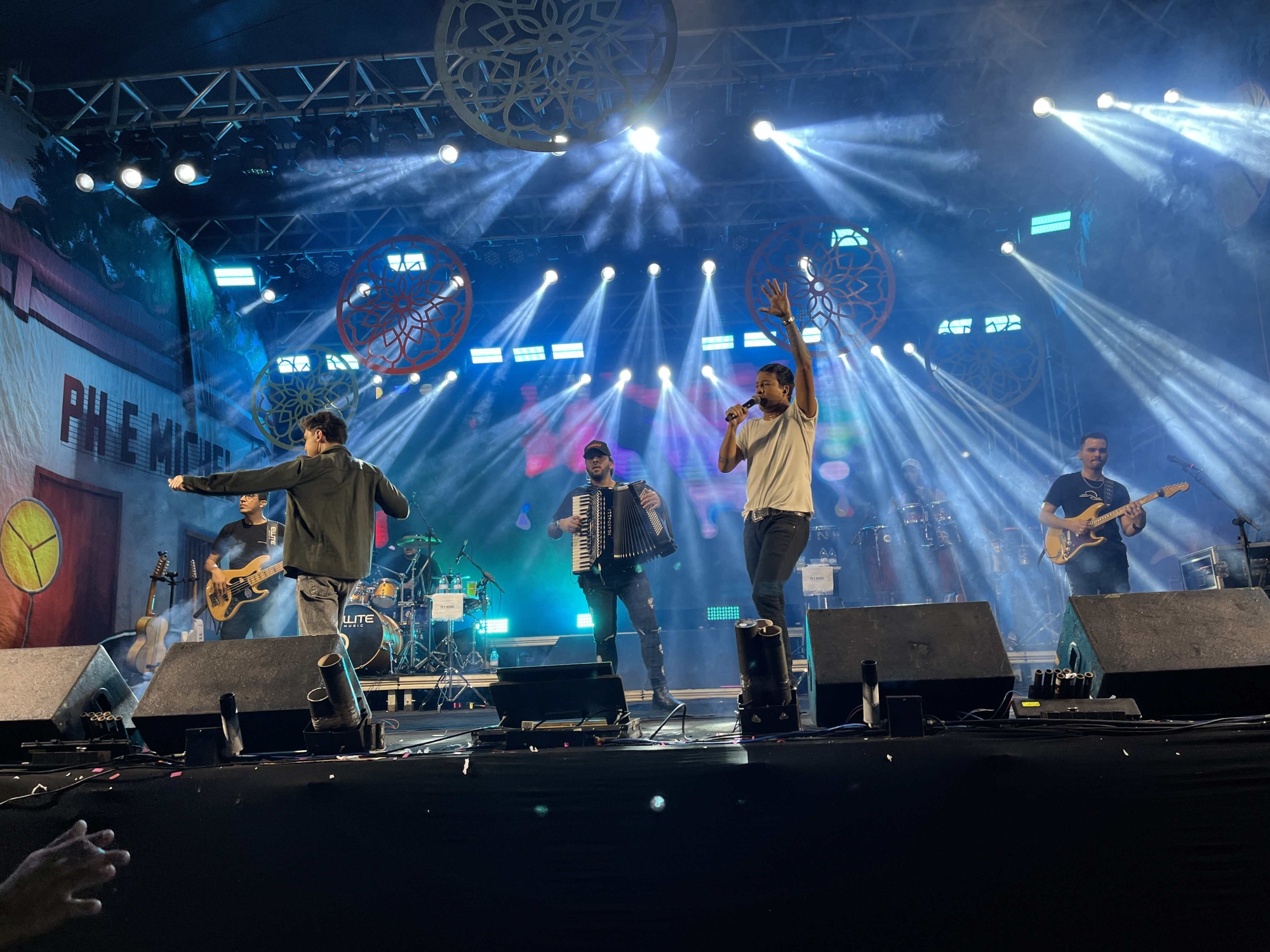 Segunda Noite do XIV Itaporã Fest Reúne Autoridades e Grandes Shows