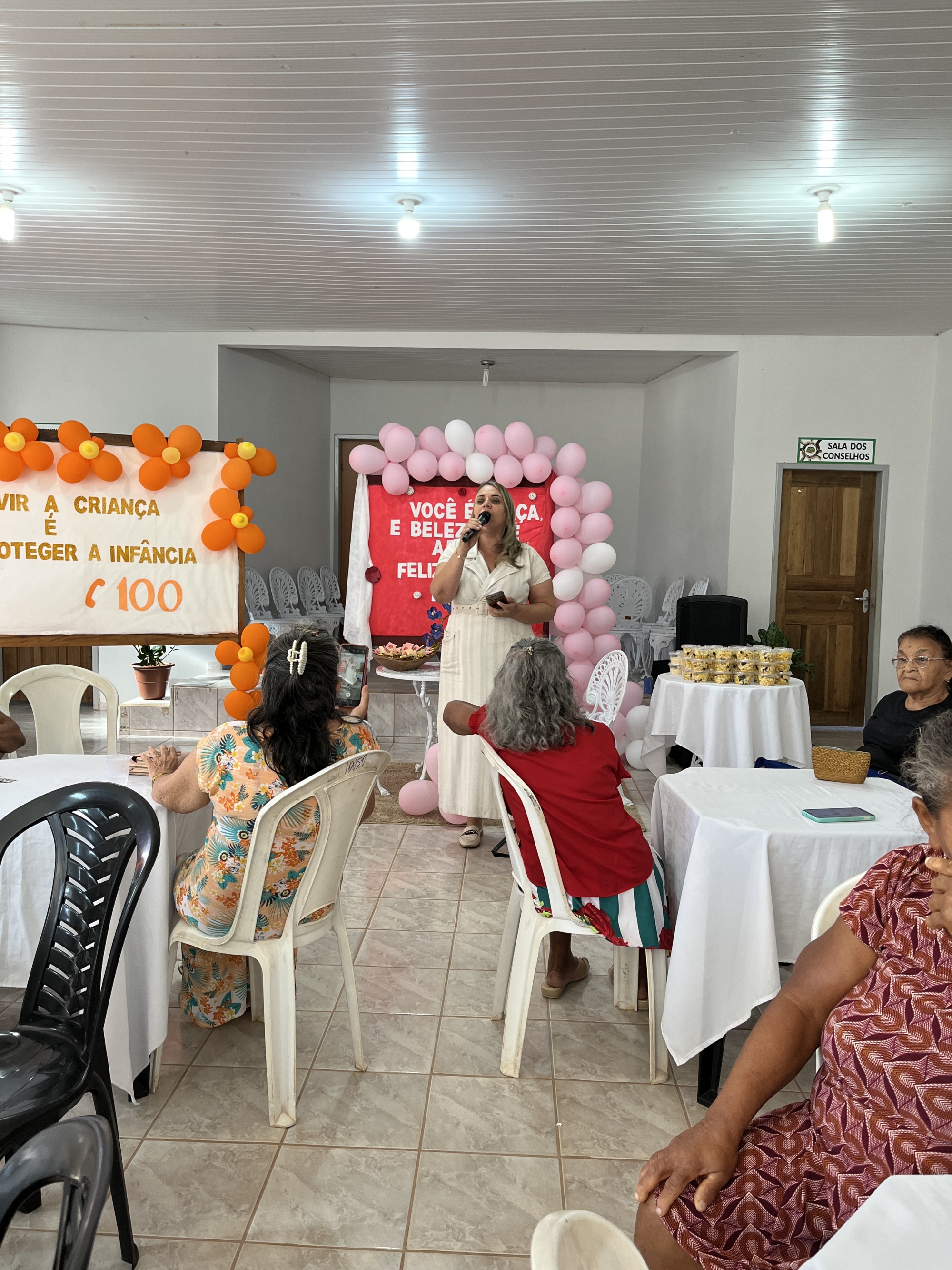 Secretaria Municipal de Assistência Social celebra Dia das Mães no Centro deConvivência do Idoso