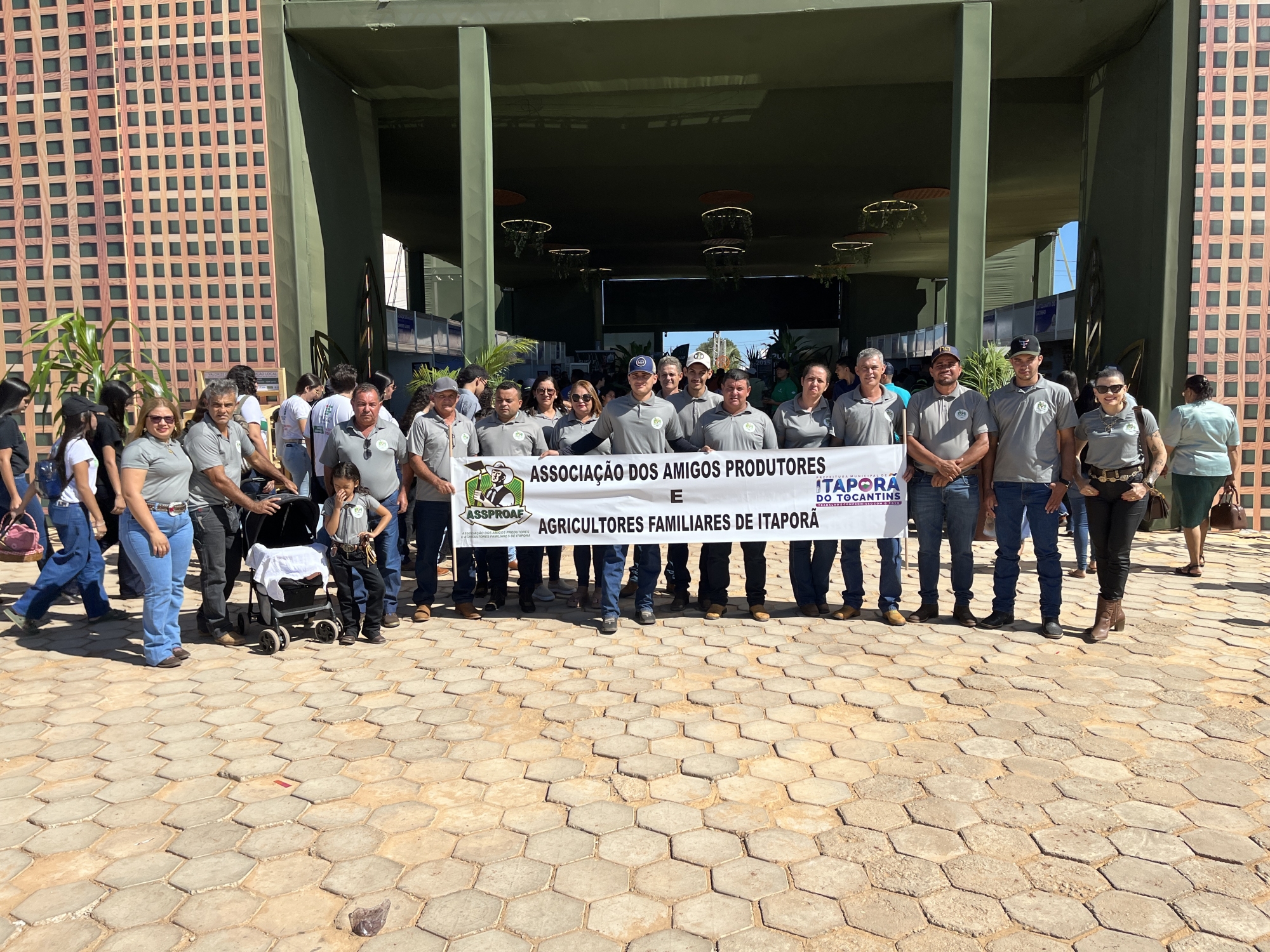 Município participa da AGROTINS 2025 com caravana de produtores e autoridades