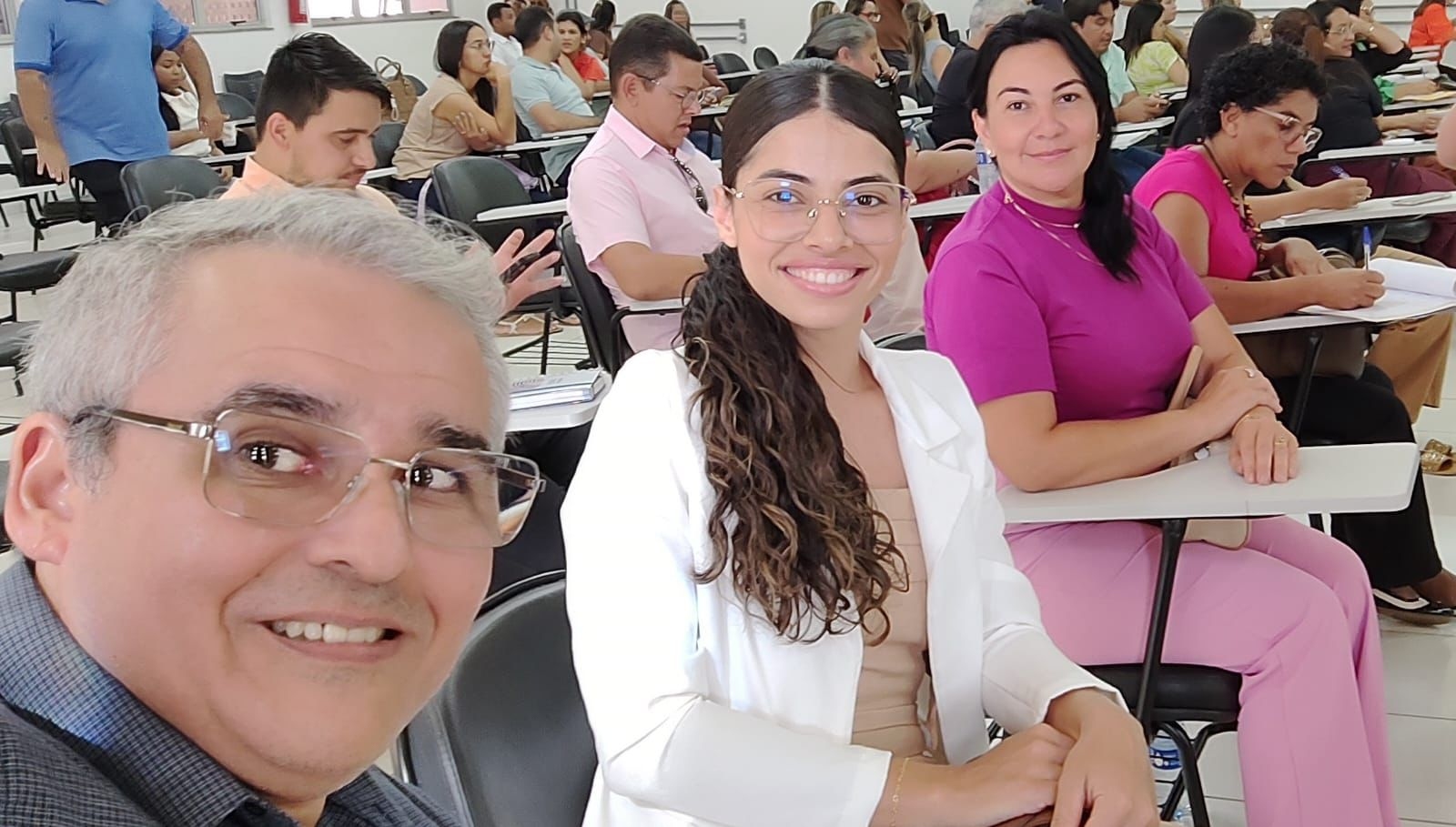 Itaporã do Tocantins Fortalece Capacitação em Saúde com Participação em Seminário Macro Regional