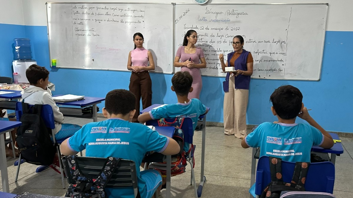 Secretaria de Saúde realiza palestra educativa sobre Leishmaniose e Doença de Chagas em escola municipal