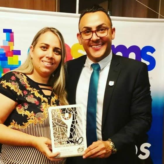 SECRETÁRIA DE SAÚDE DE ITAPORÃ RECEBE PRÊMIO DO CONSEMS- TO